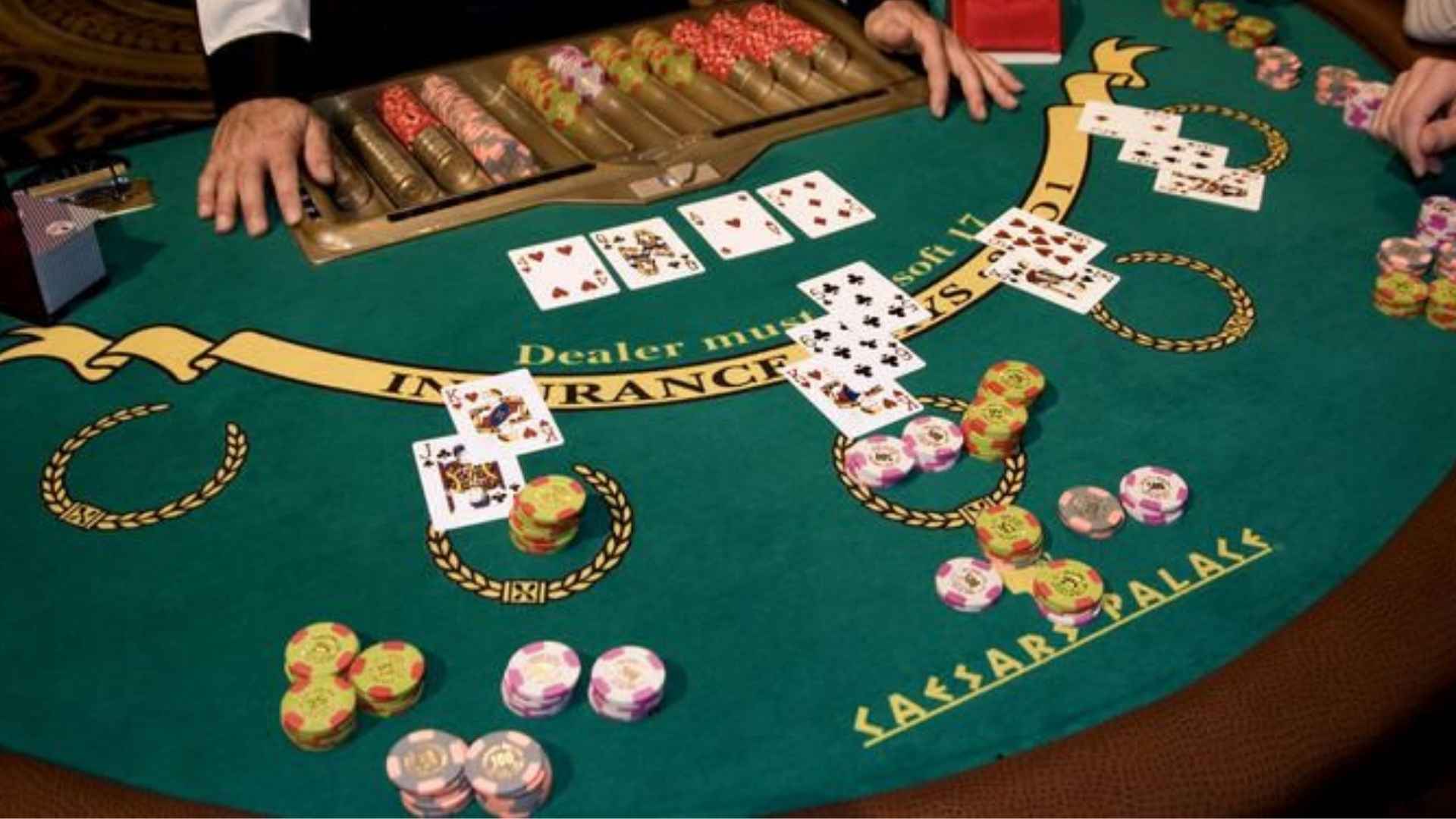Live Dealer Gaming with Real-Time Communication
